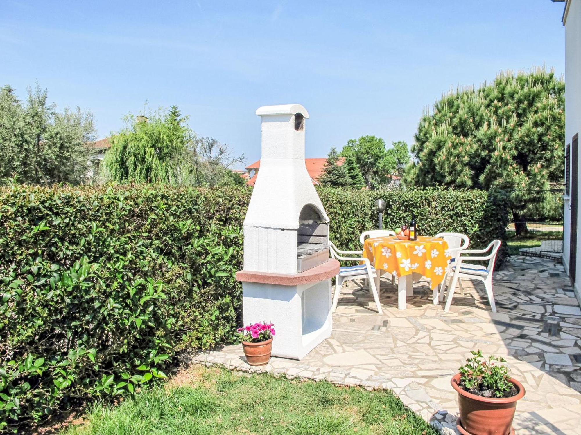 Apartment Fabiana - PUL615 Valdebek Bagian luar foto